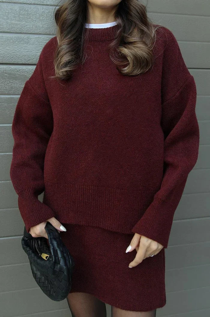 Ensemble En Maille Avec Pull Et Mini-Jupe